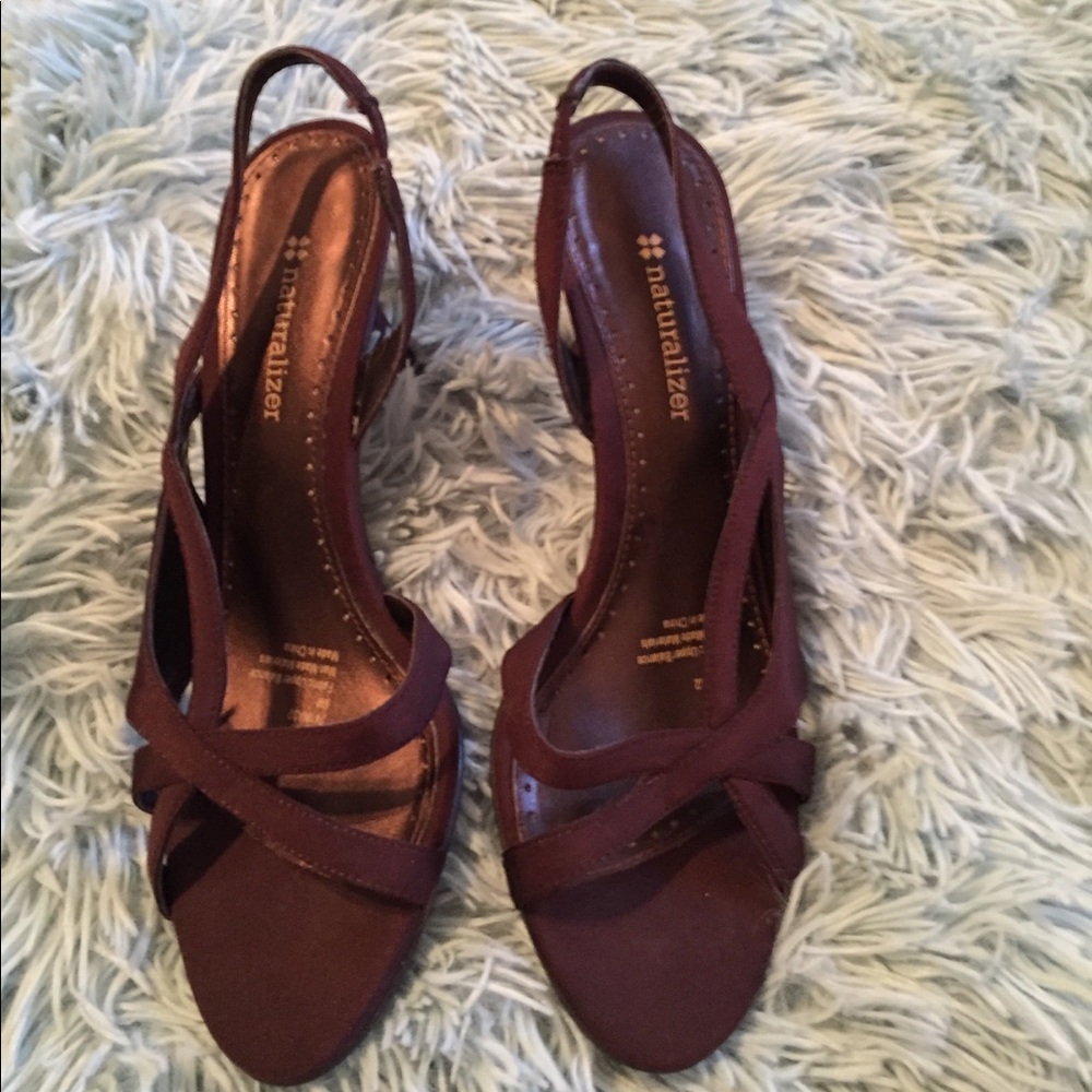 Pretty dress heels in dark brown